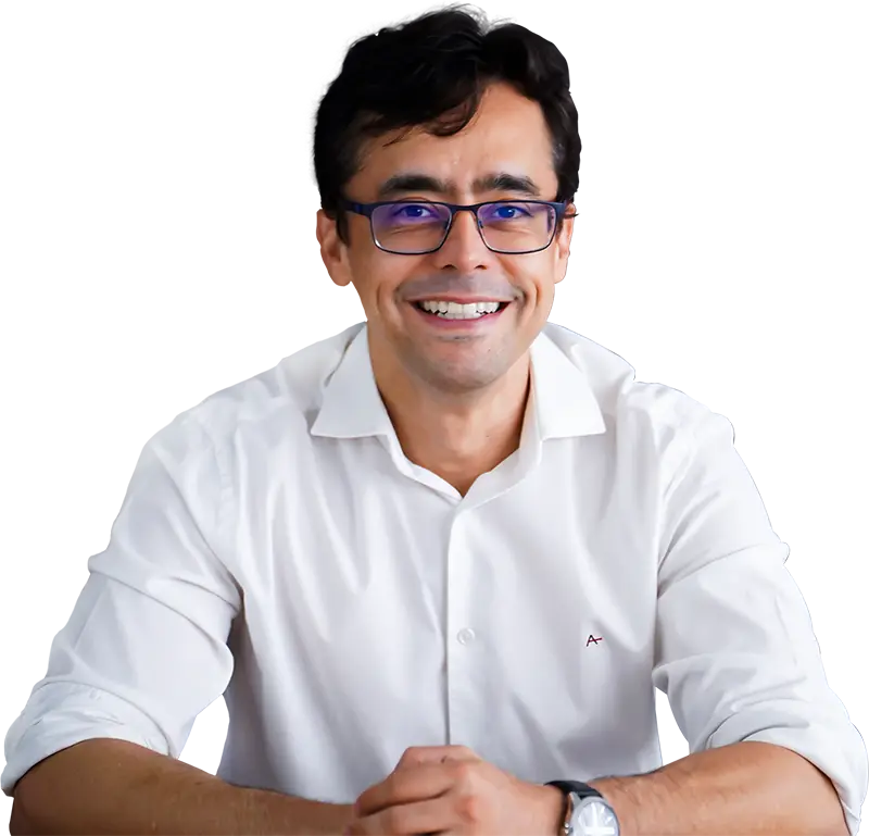 Cardiopediatra em Brasília: Dr. Alberth Tavares Dr. Alberth Tavares, cardiopediatra em Brasília, sorrindo em retrato